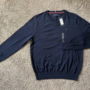 Tommy Hilfiger V Neck Sweater NAVY in SIZE M
